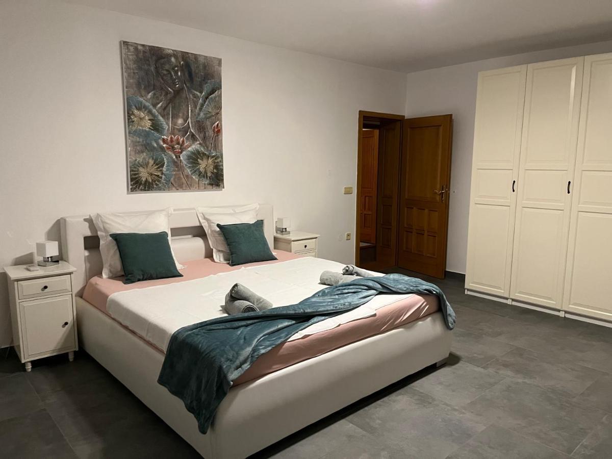 Vila Sani Crikvenica Apartman Kültér fotó